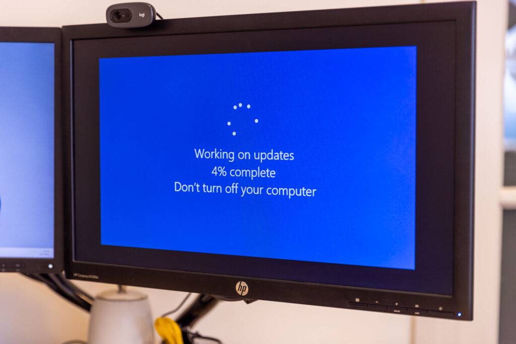 Een computer die aan het updaten is